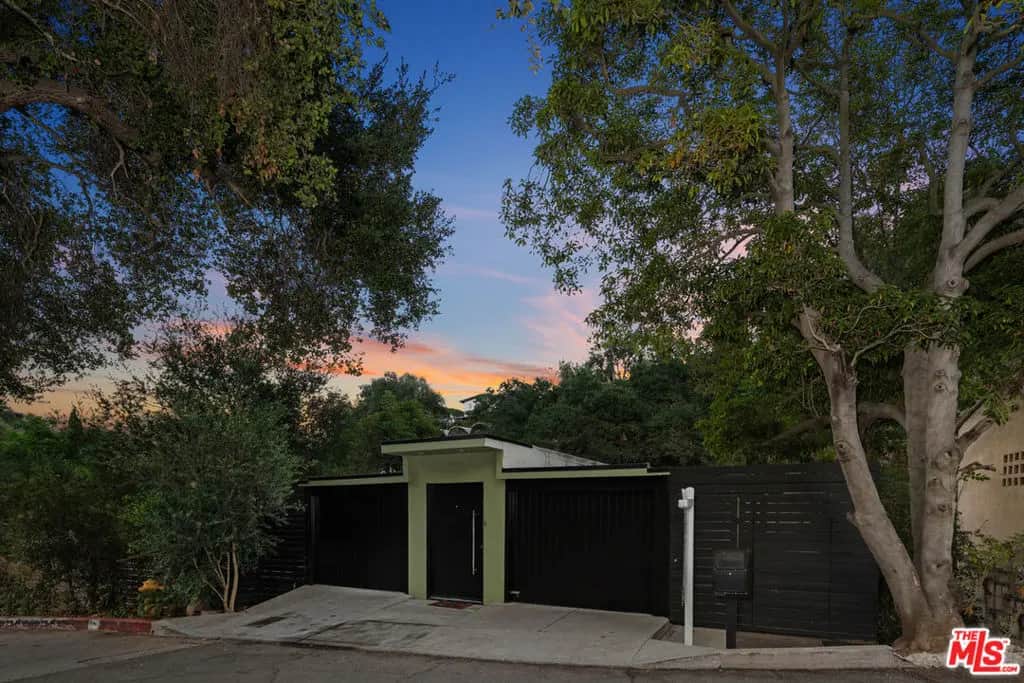 8867 Hollywood Hills Road, Los Angeles, CA — listing photo 1