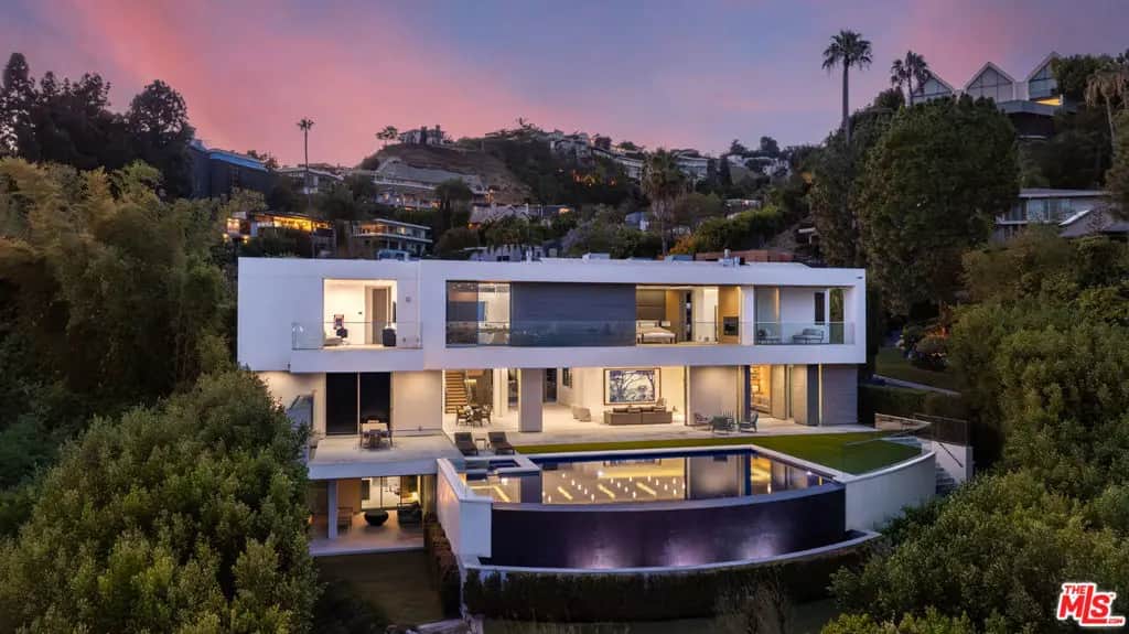 1401 Londonderry Place, Los Angeles, CA — listing photo 1