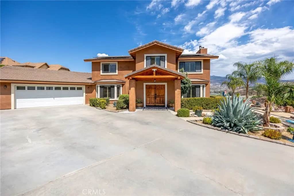 45540 Denizen Heights, Hemet, CA — listing photo 1