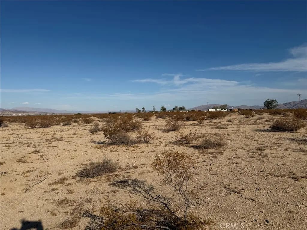 0 Pampas, 29 Palms, CA — listing photo 1