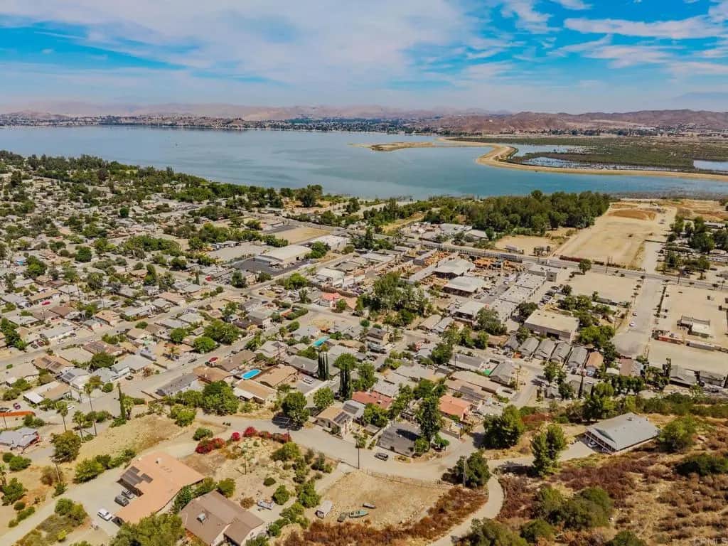 33200 Benner Street, Lake Elsinore, CA — listing photo 1