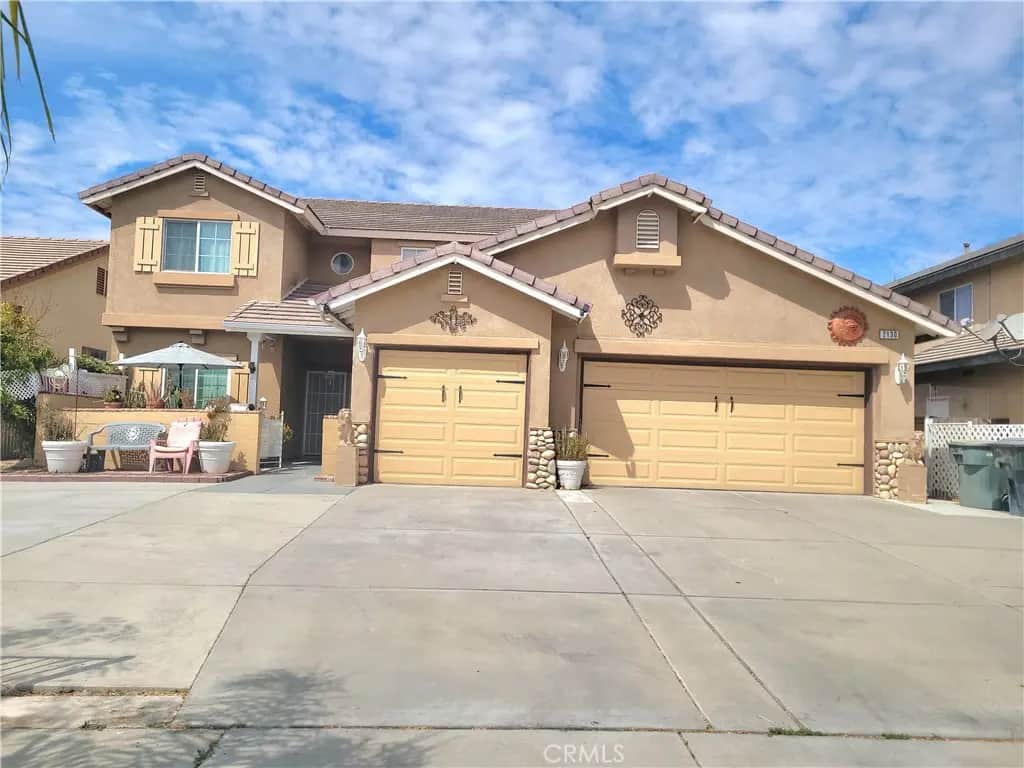 2130 Willowbrook, Perris, CA — listing photo 1