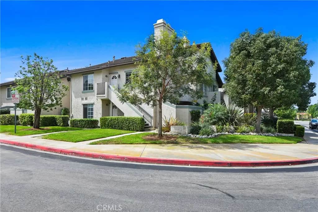 141 Oxford, Irvine, CA — listing photo 1
