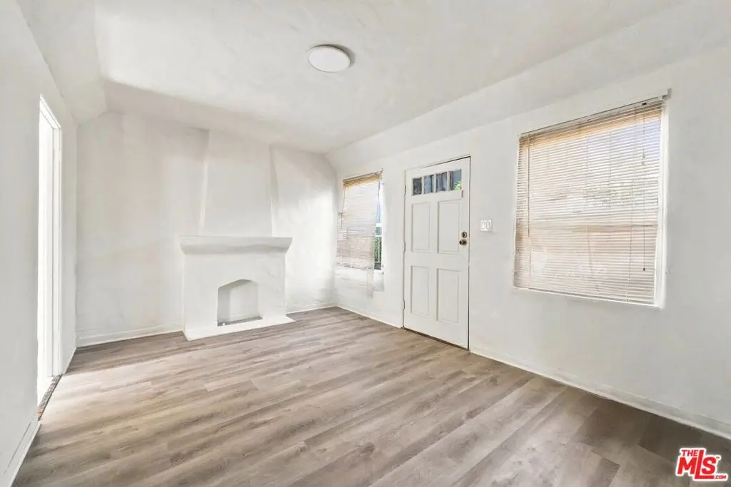 3427 S Bronson Avenue, Los Angeles, CA — listing photo 1