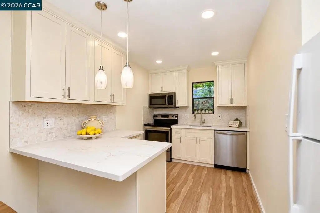 395 Camelback Rd 2, Pleasant Hill, CA — listing photo 1