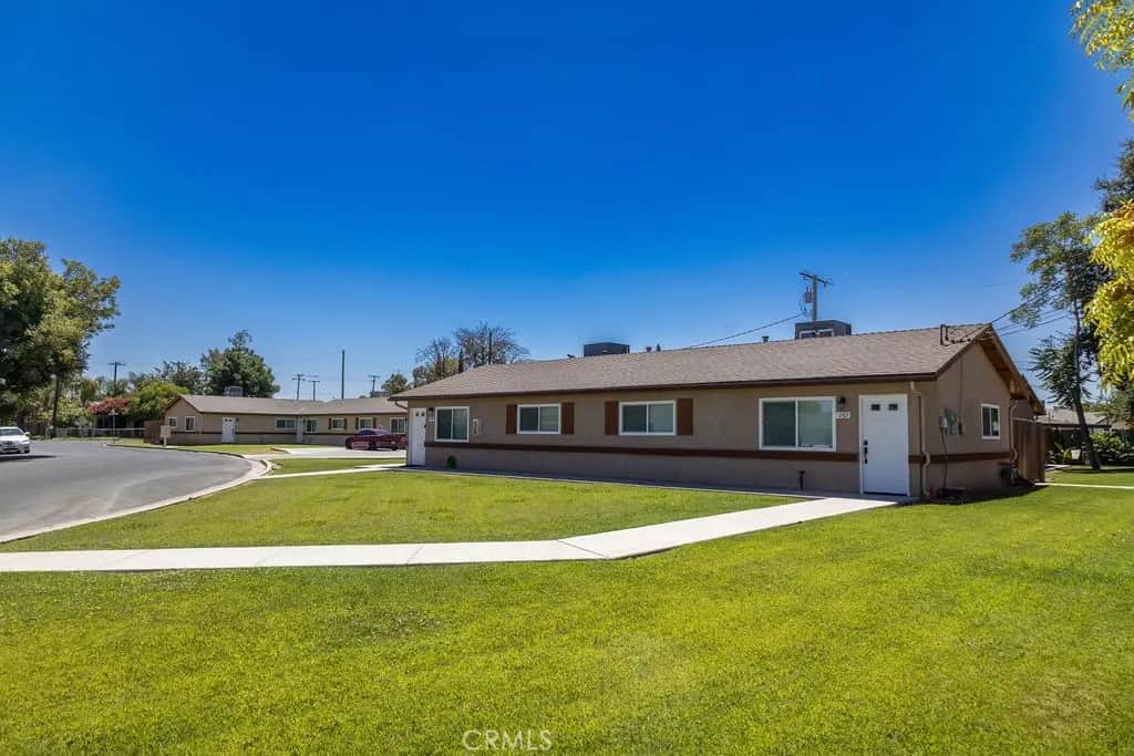 1785 Woodland Drive, Hanford, CA — listing photo 1