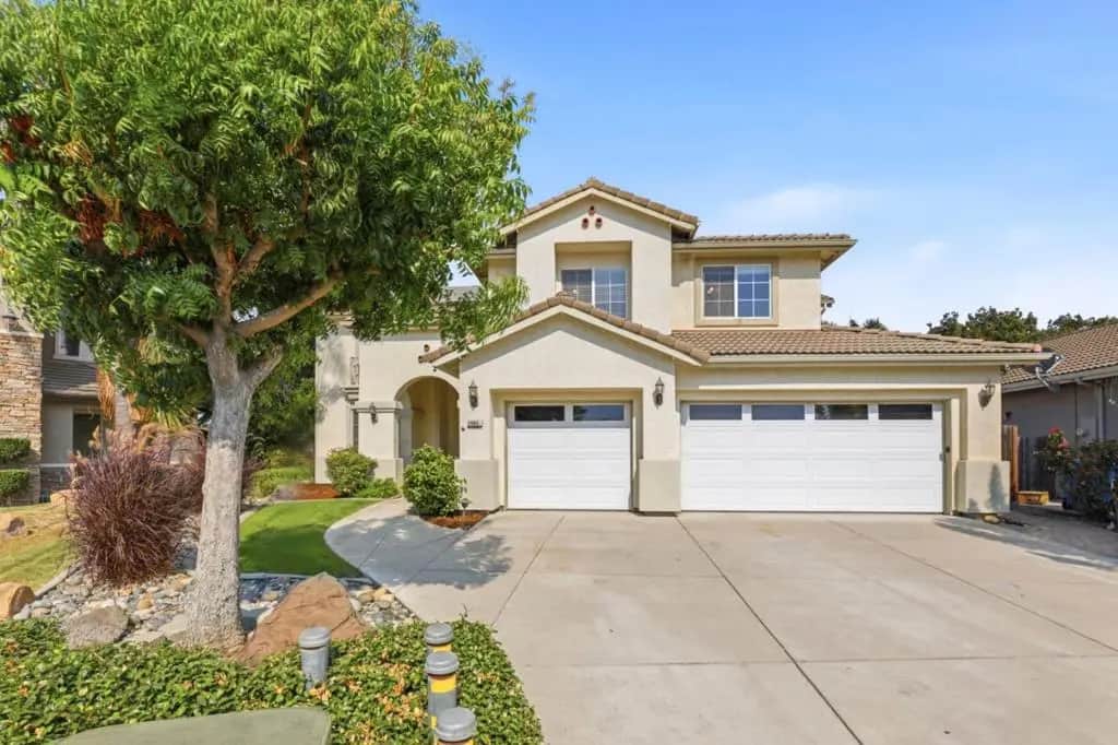 1995 Serene Drive, Hollister, CA — listing photo 1