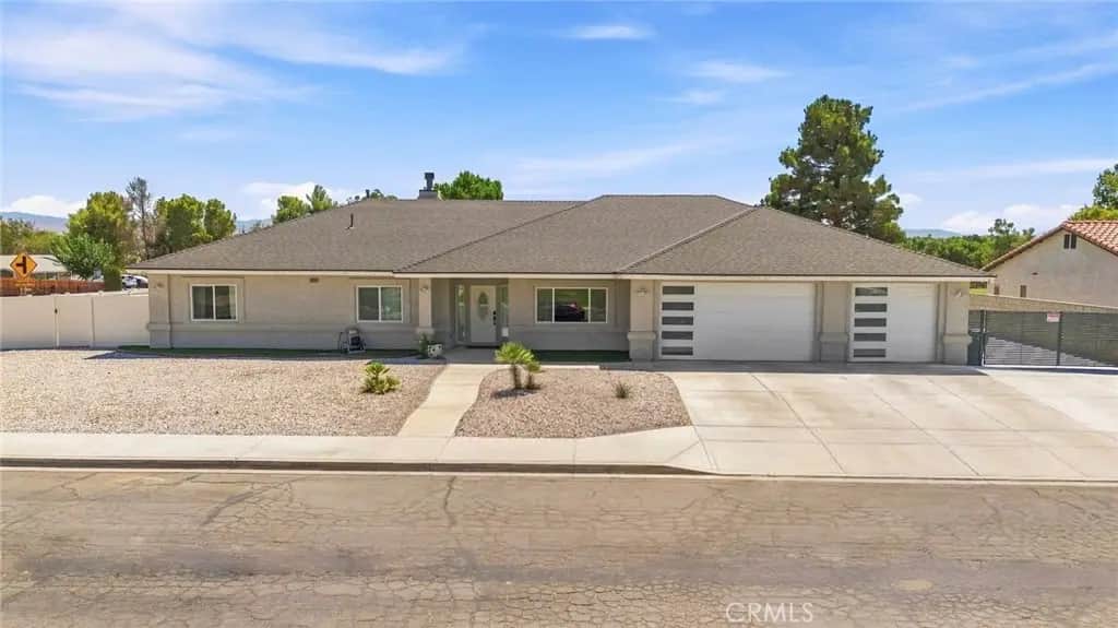 16079 Molino, Victorville, CA — listing photo 1
