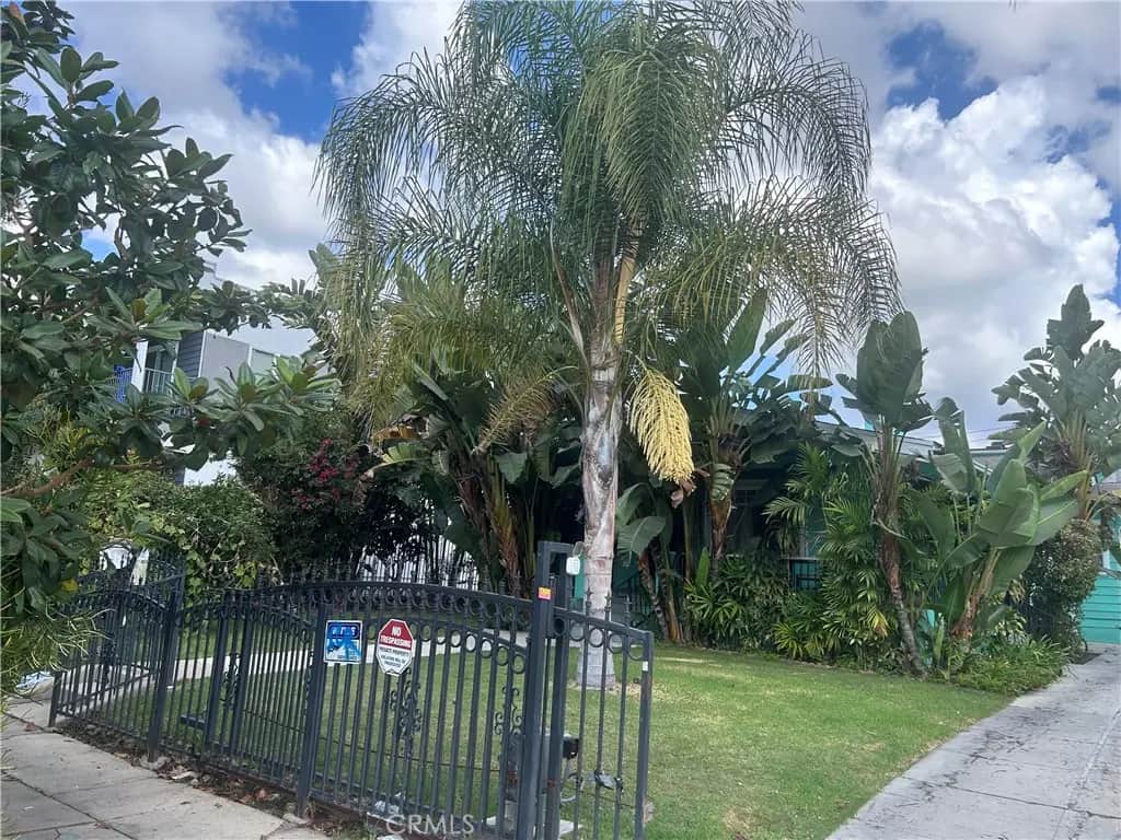 4727 Oakwood Avenue, Los Angeles, CA — listing photo 1