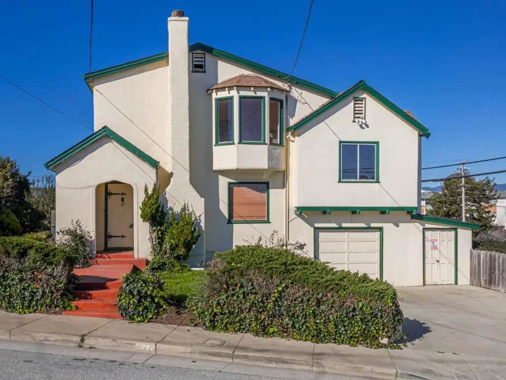 35 Sycamore Street, Watsonville, CA — listing photo 1