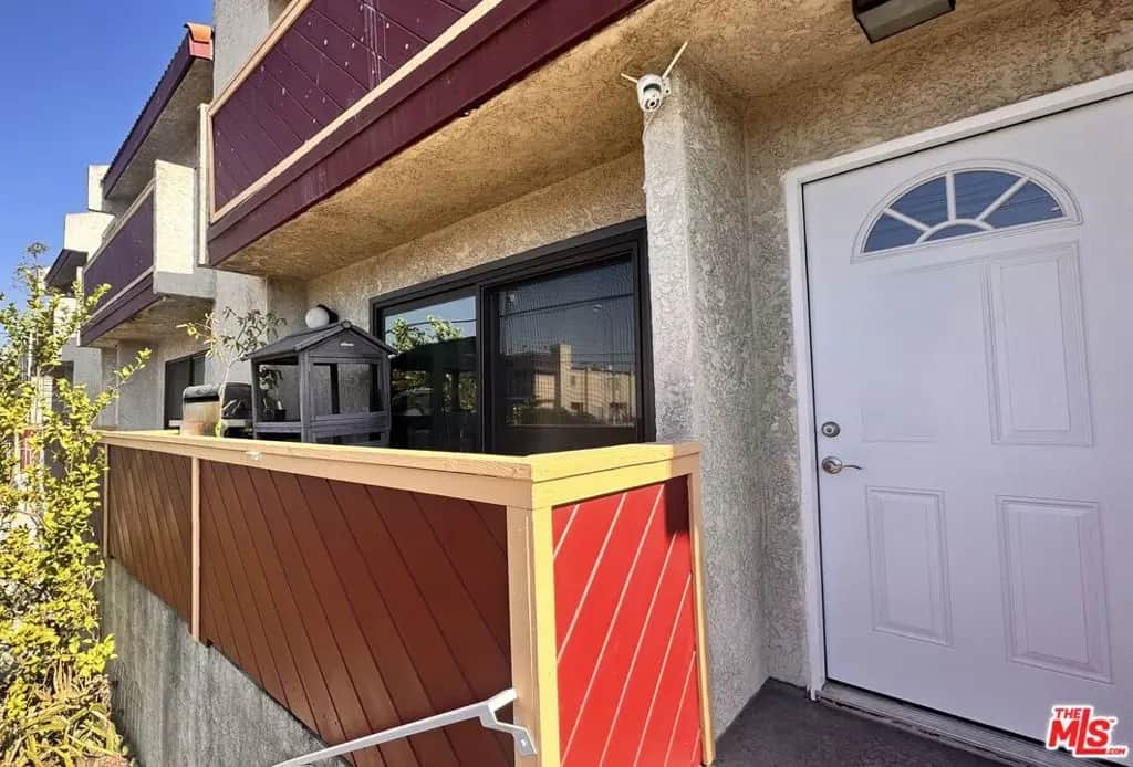 15554 Parthenia Street 8, Los Angeles, CA — listing photo 1