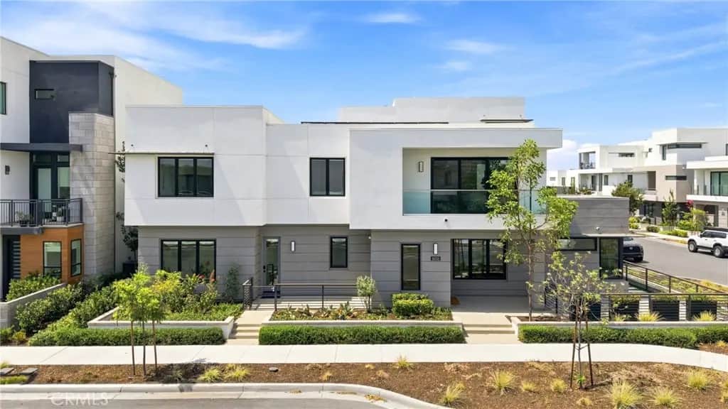 16311 Veterans Way, Tustin, CA — listing photo 1