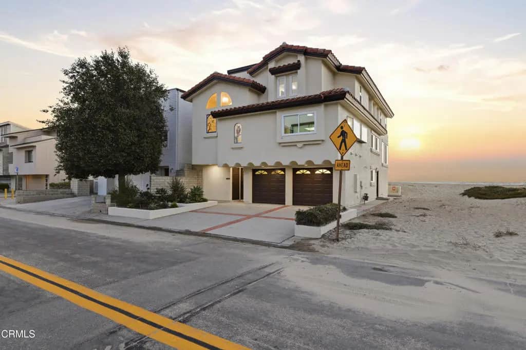 3933 Ocean Drive, Oxnard, CA — listing photo 1