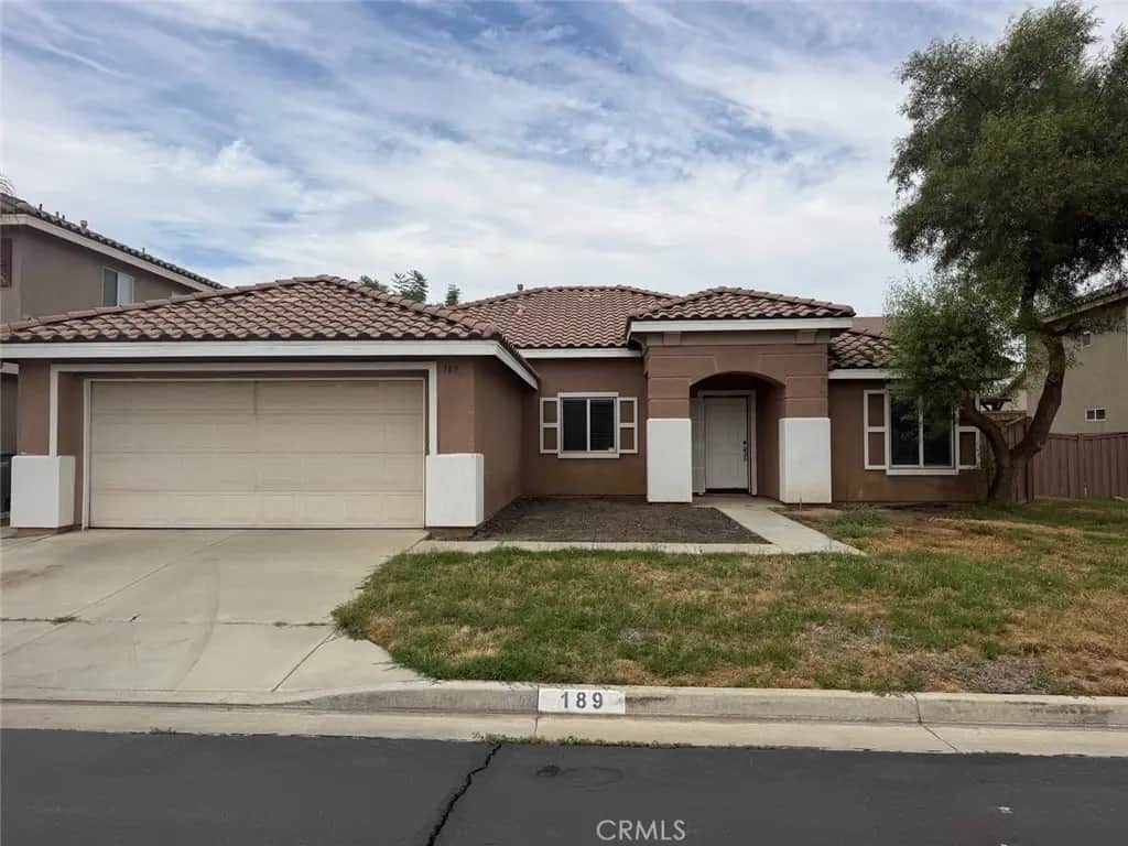 189 Ropango, Hemet, CA — listing photo 1