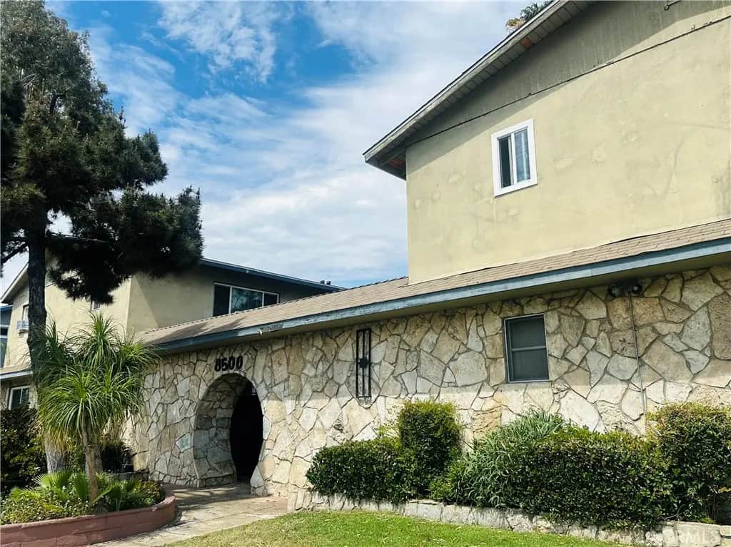 8500 Sunland, Los Angeles, CA — listing photo 1