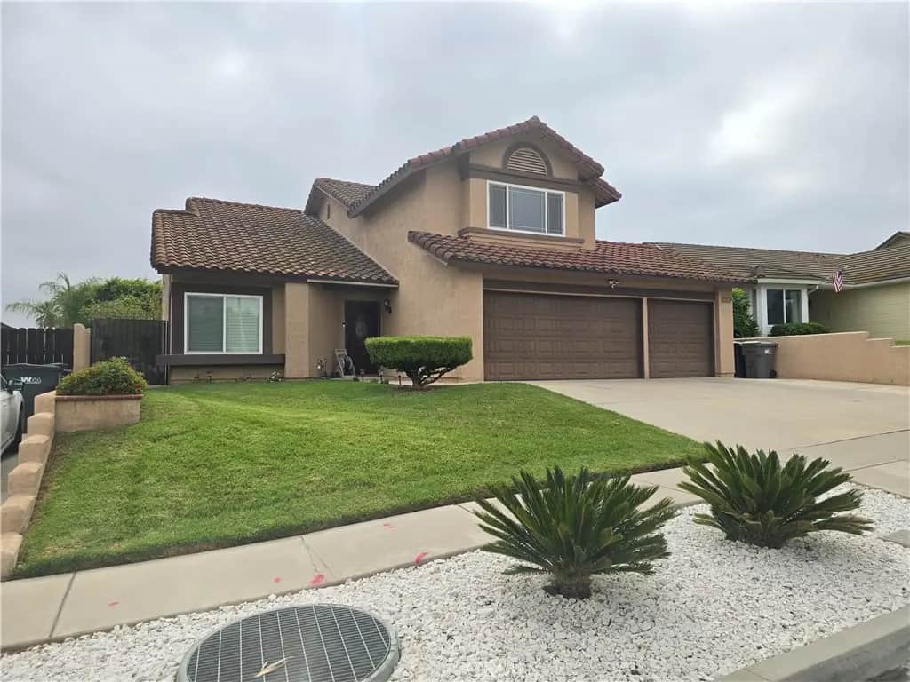 2147 Stratford, Corona, CA — listing photo 1