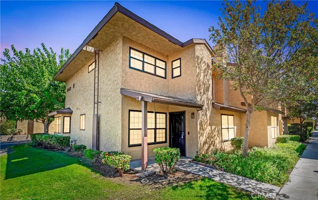 1543 W Avenue L 1, Lancaster, CA — listing photo 1