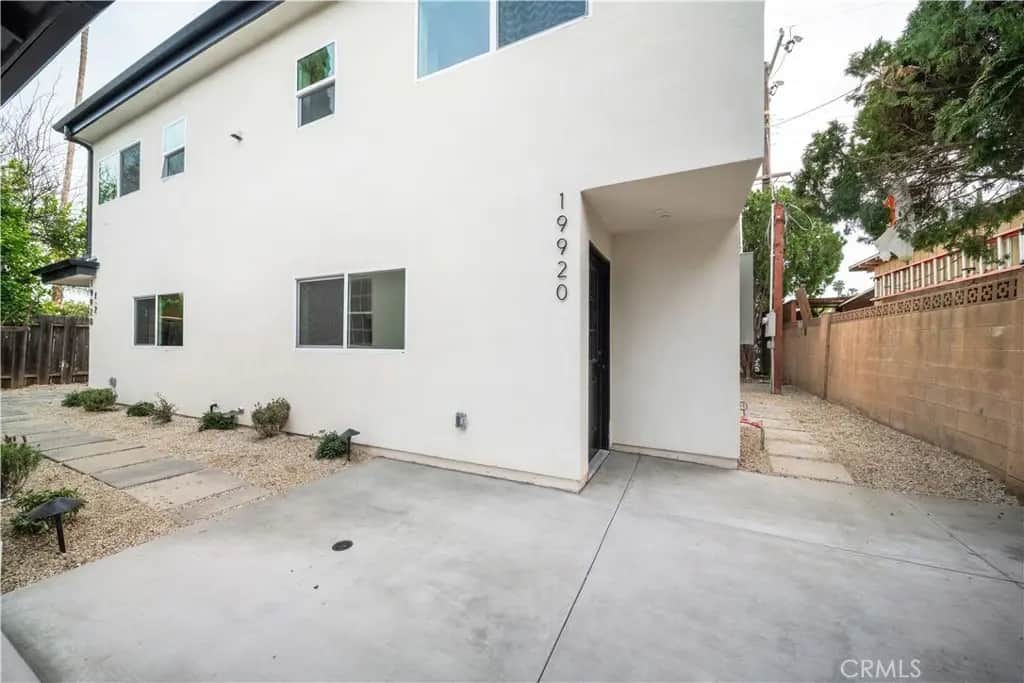19920 1/2 Kittridge Street, Winnetka, CA — listing photo 1