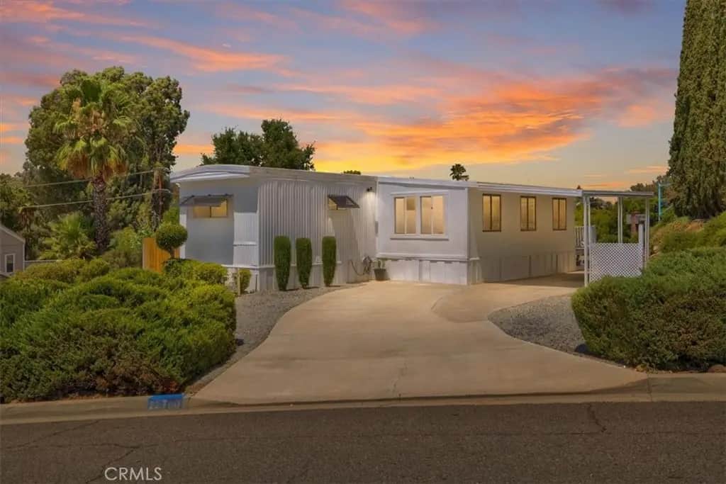22780 Skylink, Canyon Lake, CA — listing photo 1
