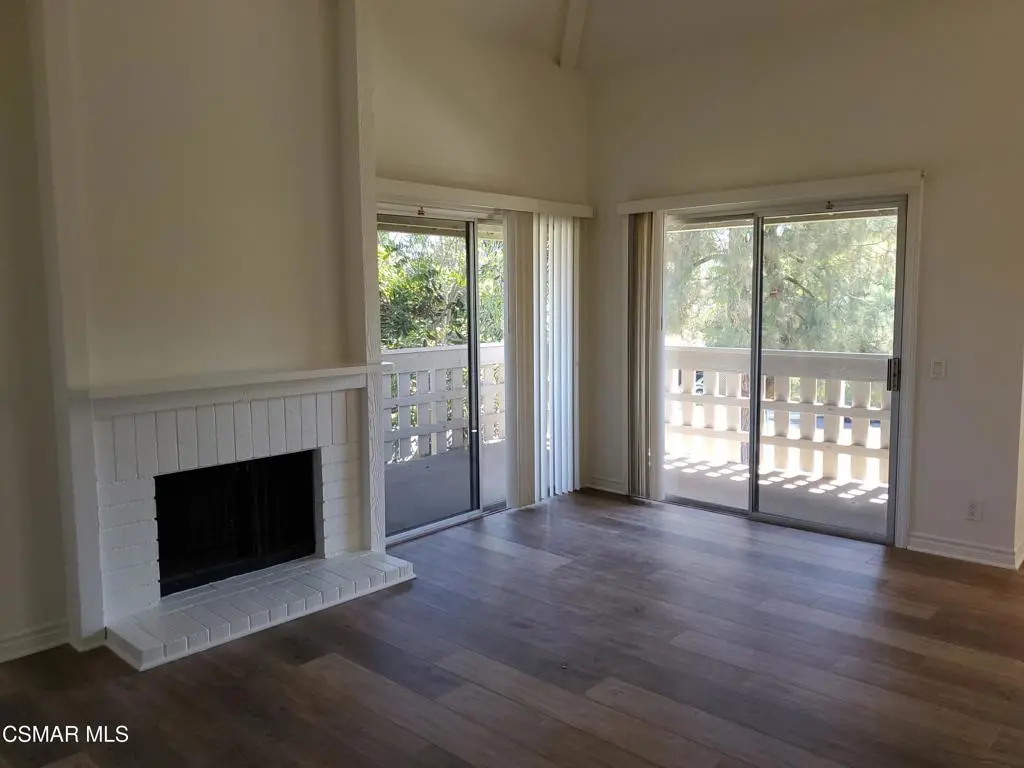 427 Arbor Lane Court 206, Thousand Oaks, CA — listing photo 1