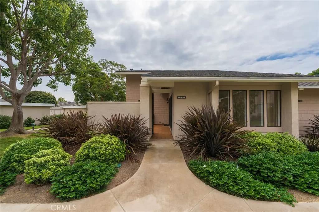 8885 Modoc Circle 1206A, Huntington Beach, CA — listing photo 1