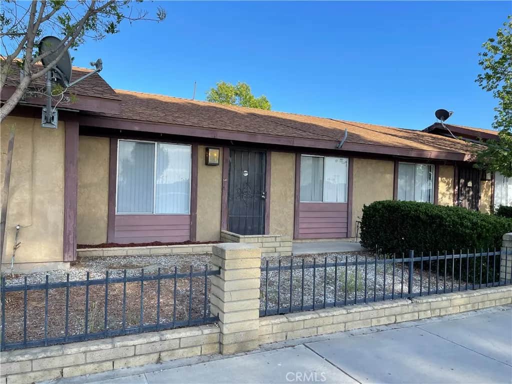 507 Montecito Avenue B, Hemet, CA — listing photo 1