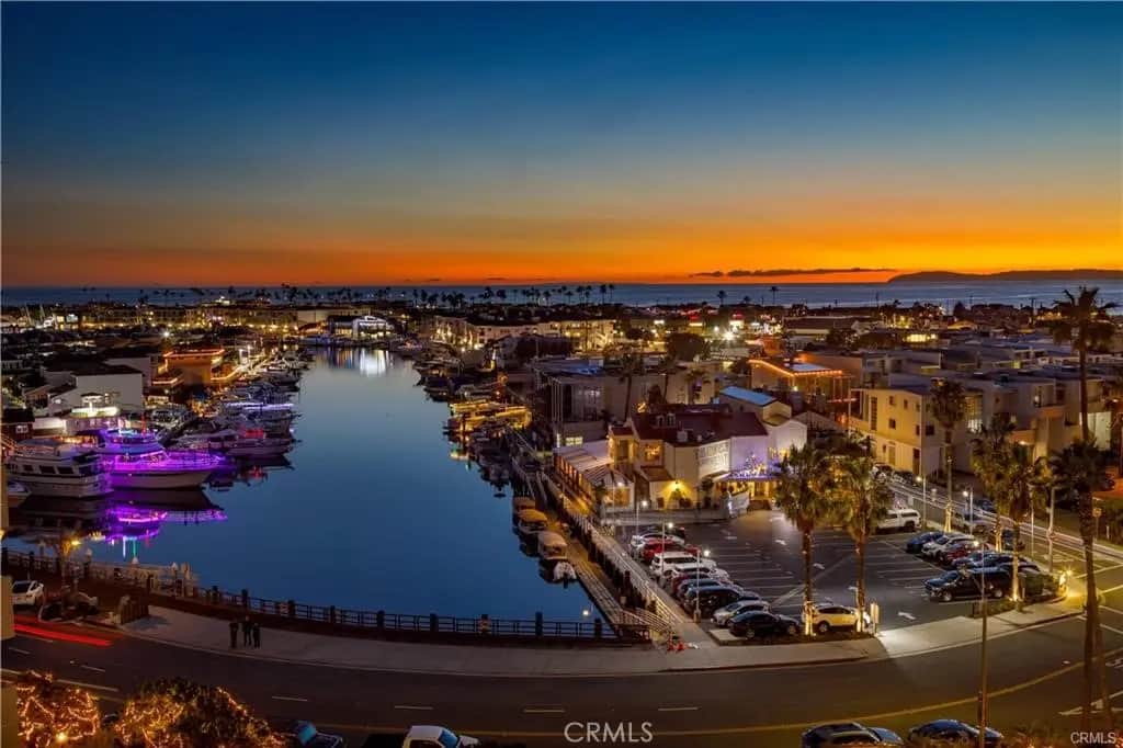 2600 Newport 11, Newport Beach, CA — listing photo 1