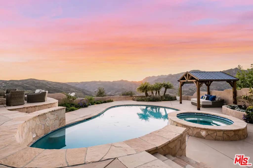 33310 Hassted Drive, Malibu, CA — listing photo 1