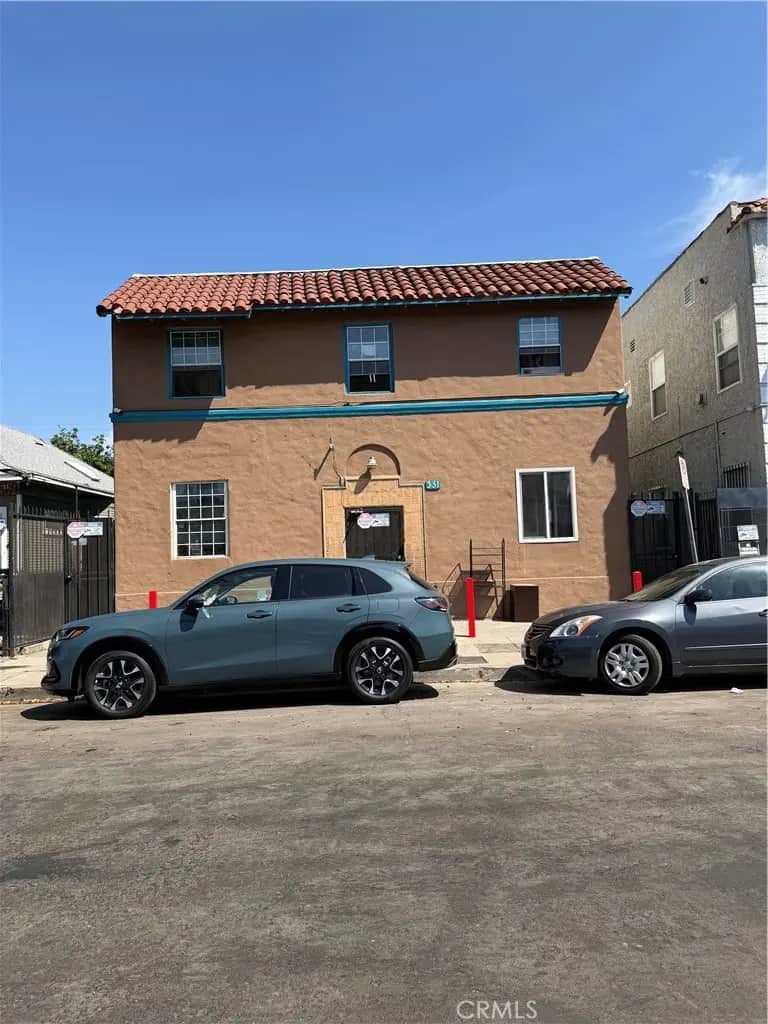 331 W 45th Street, Los Angeles, CA — listing photo 1