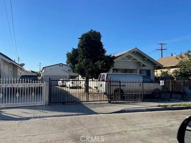 1656 16581 E 61st, Los Angeles, CA — listing photo 1