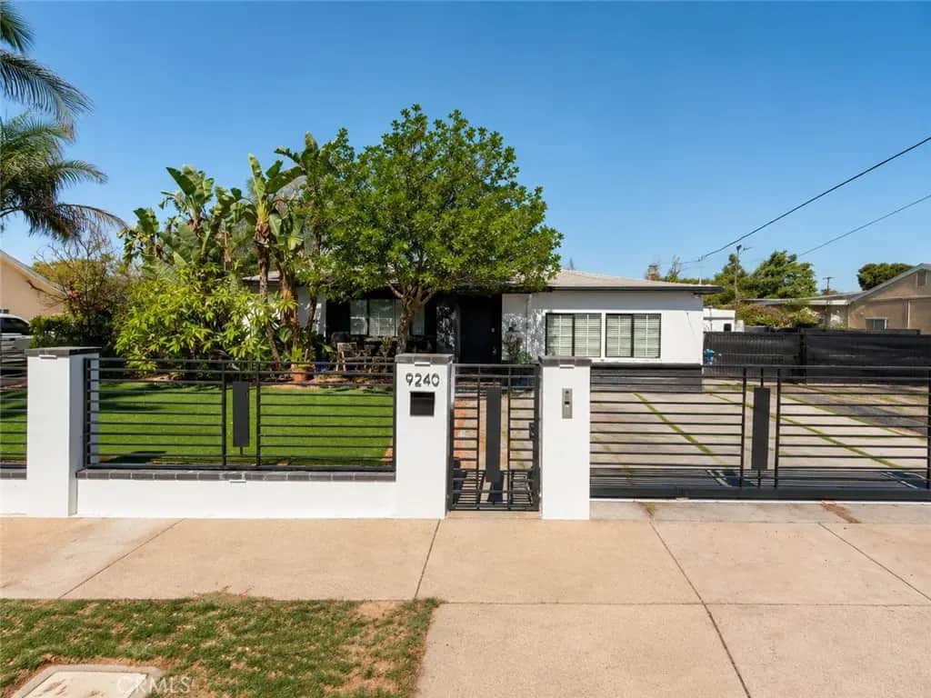 9240 Kewen, Los Angeles, CA — listing photo 1