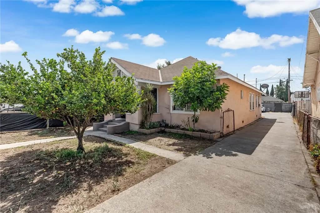 1302 E 48th Place, Los Angeles, CA — listing photo 1