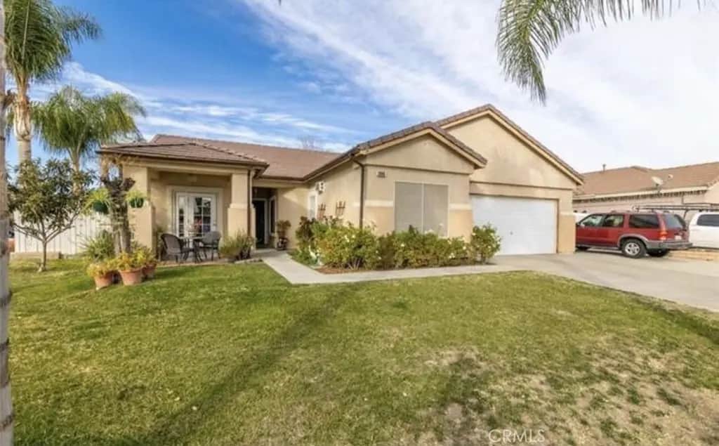 1989 Warwick, San Jacinto, CA — listing photo 1