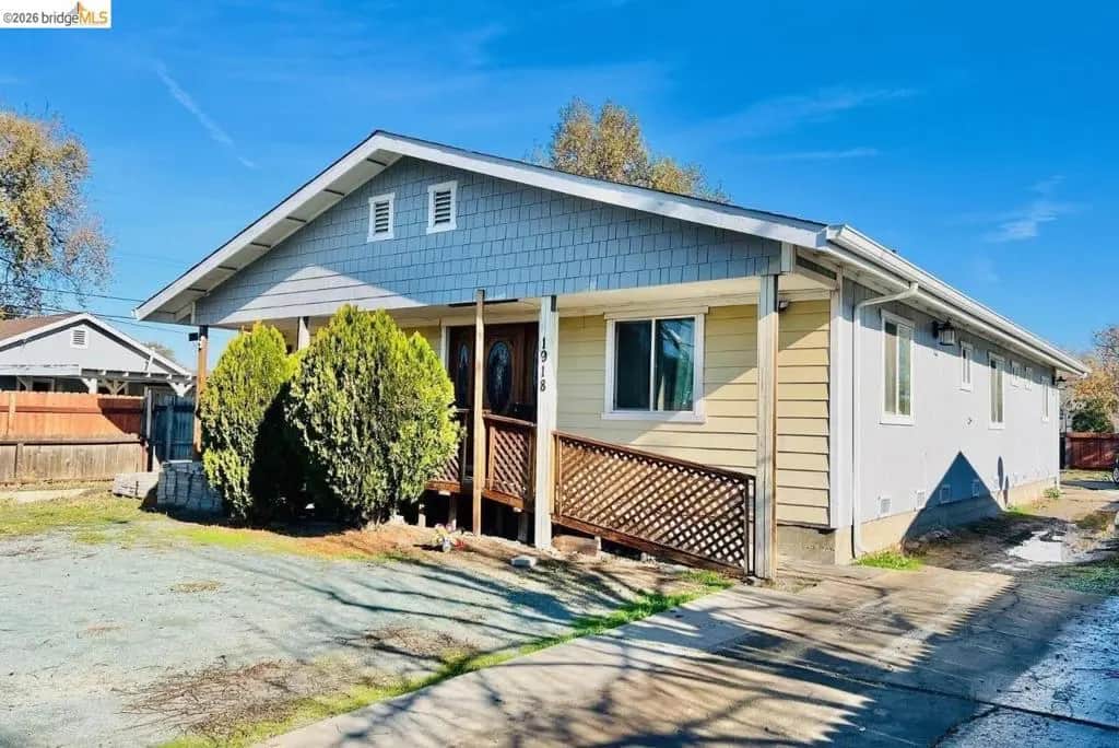 1918 S Olive Ave, Stockton, CA — listing photo 1