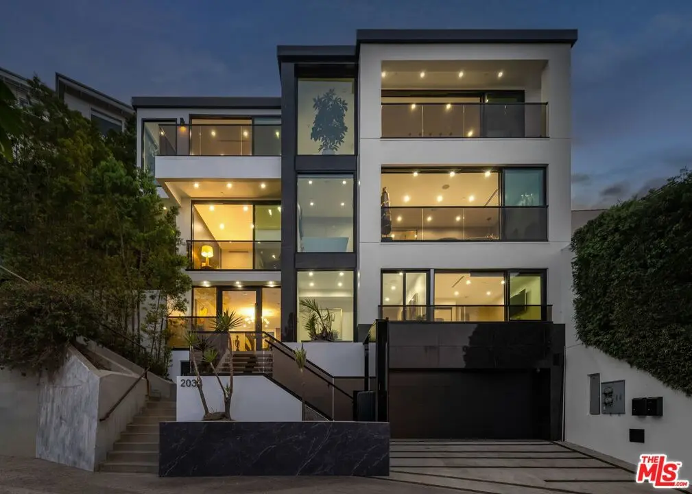 2033 Glencoe Way, Los Angeles, CA — listing photo 1