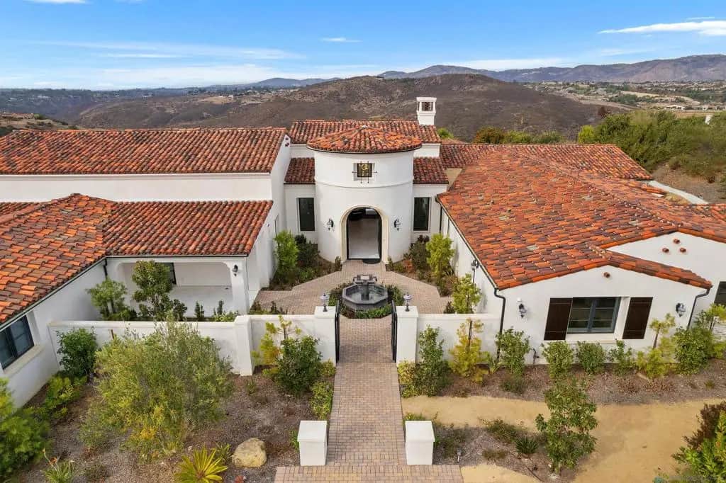 8128 Run of the Knolls, San Diego, CA — listing photo 1