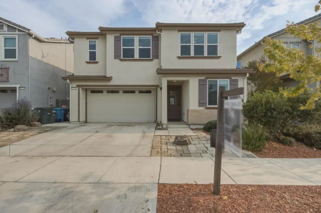 1227 Buena Vista Road, Hollister, CA — listing photo 1