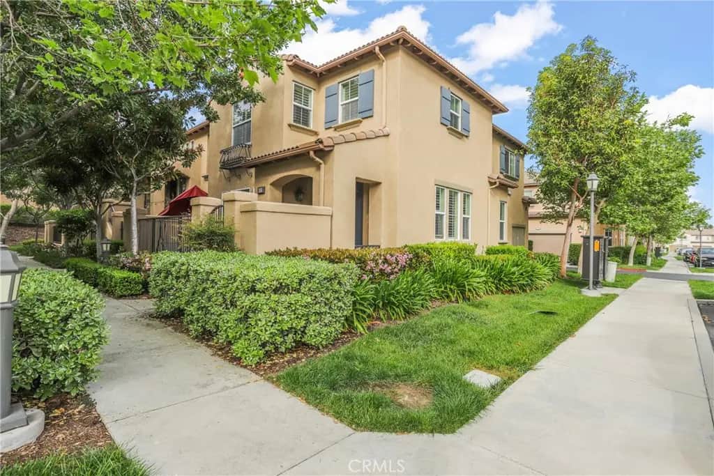 18 New Season, Irvine, CA — listing photo 1