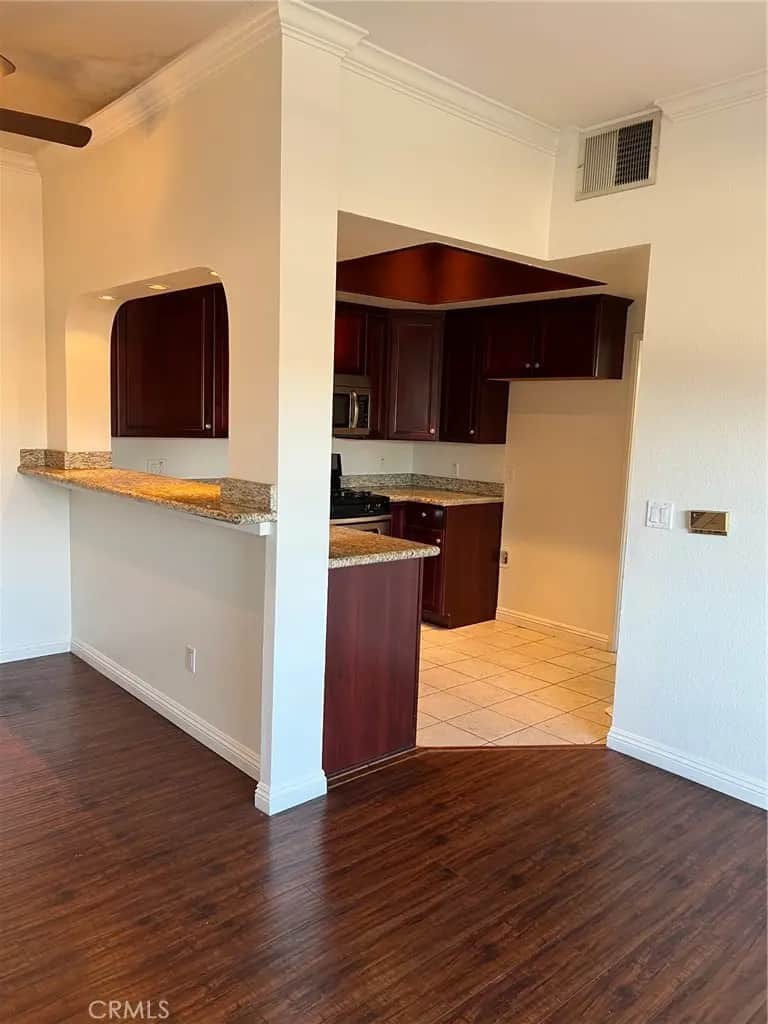 10943 Laurel Canyon C-20, San Fernando, CA — listing photo 1