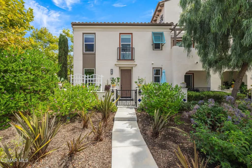 697 Camino Tierra Santa, Camarillo, CA — listing photo 1