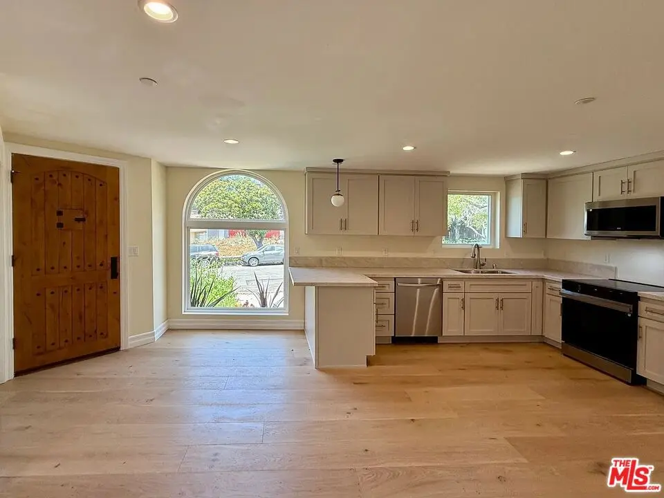 2807 Dunleer Place 1, Los Angeles, CA — listing photo 1