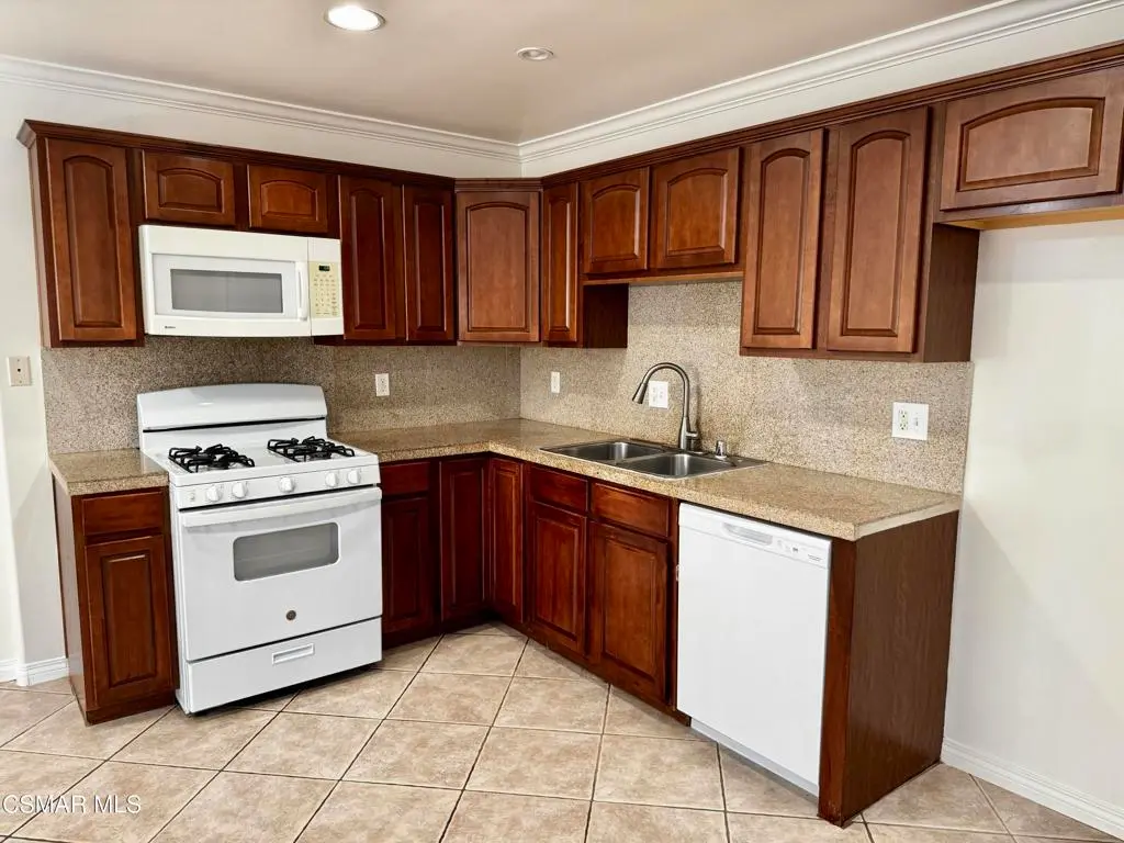 13525 Vanowen Street 106, Van Nuys, CA — listing photo 1