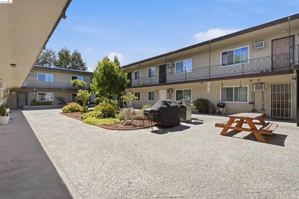 1895 San Vincente Dr, Concord, CA — listing photo 1