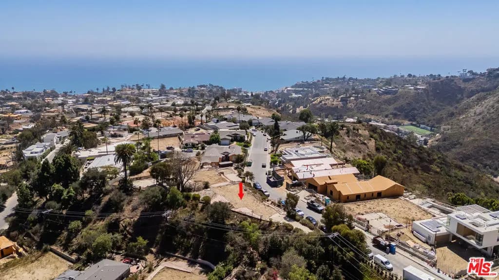 922 Enchanted Way, Pacific Palisades, CA — listing photo 1