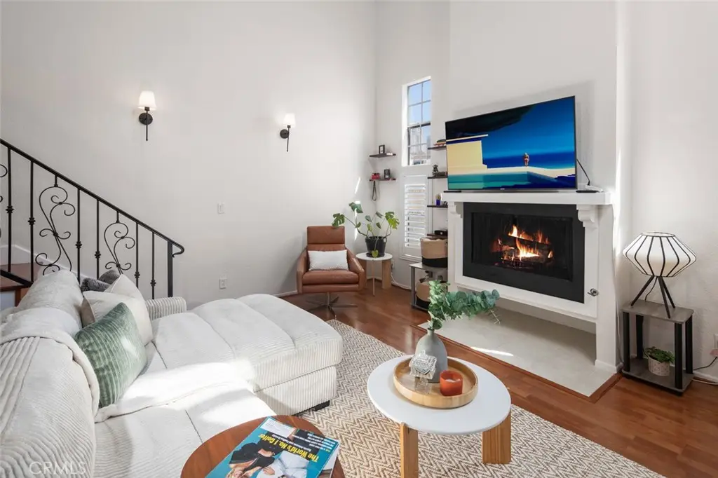 10365 Almayo Avenue 6, Los Angeles, CA — listing photo 1