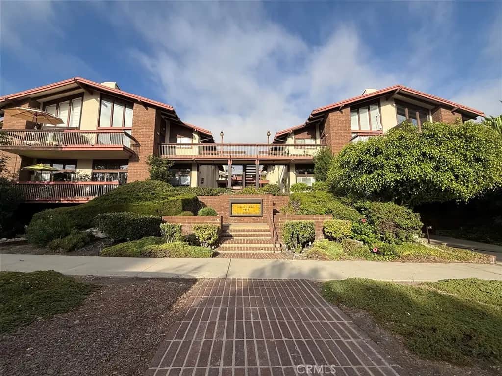 2322 Palos Verdes W 105, Palos Verdes Estates, CA — listing photo 1