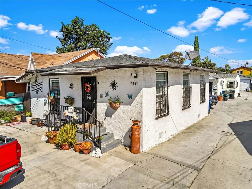 2111 E 118th Street, Los Angeles, CA — listing photo 1