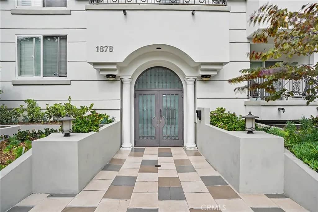 1878 Greenfield Avenue 204, Los Angeles, CA — listing photo 1