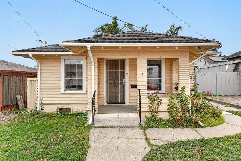 16 Stanford Street, Watsonville, CA — listing photo 1