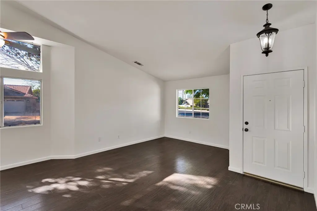 13759 Clear Valley, Victorville, CA — listing photo 1